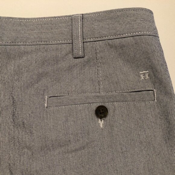 Haggar Clothing Casual Pin Stripped Straight Leg Pants in Blue + White Sz 40x32 - Picture 8 of 12